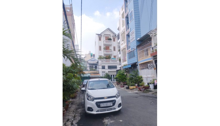 NGộp Lê Đại Hành - Quận 11 - 6,5x11m  - HXH 10m thông - 2 tầng
